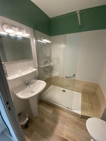 Imagen de la habitación del Hotel De La Jonte. Foto 3