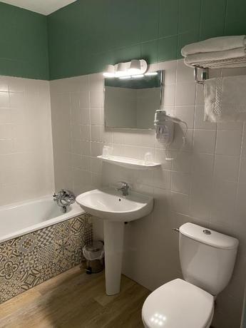 Imagen de la habitación del Hotel De La Jonte. Foto 8
