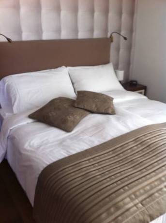 Imagen de la habitación del Hotel De La Lande. Foto 9