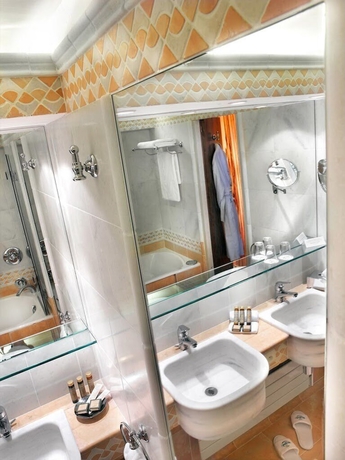 Imagen de la habitación del Hotel De La Loze. Foto 17