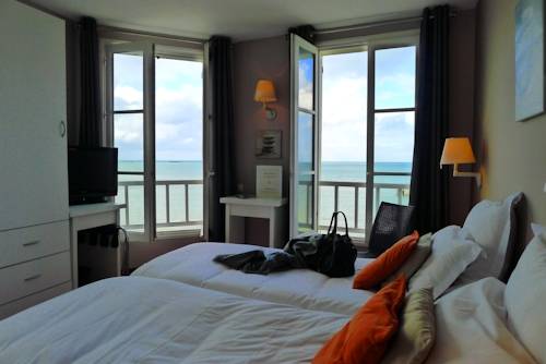 Imagen de la habitación del Hotel De La Marine, Arromanches les Bains. Foto 15