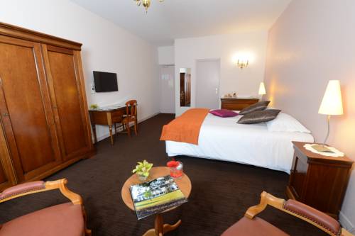 Imagen de la habitación del Hotel De La Marine. Foto 3