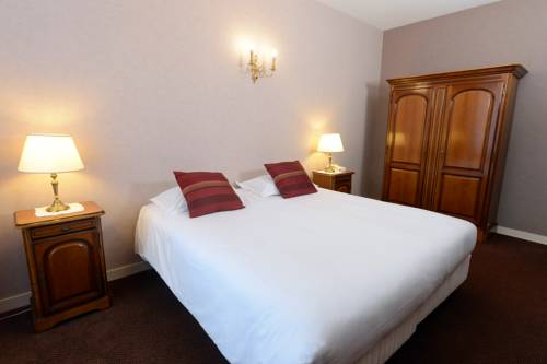 Imagen de la habitación del Hotel De La Marine. Foto 6