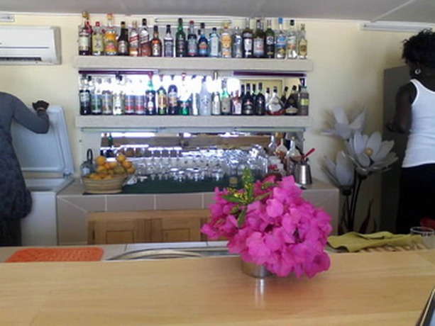 Imagen del bar/restaurante del Hotel De La Mer, Communaut&eacute; rurale de Diemb&eacute;ring. Foto 3