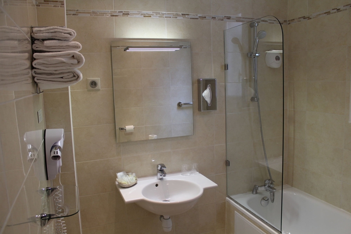 Imagen de la habitación del Hotel De La Motte Picquet. Foto 5