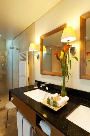 Imagen de la habitación del Hotel De La Paix, LAUSANA. Foto 3