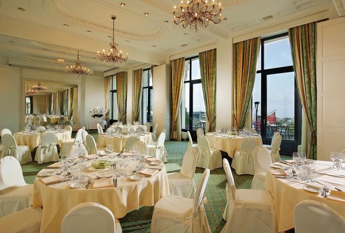 Imagen del bar/restaurante del Hotel De La Paix, LAUSANA. Foto 2