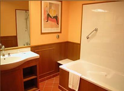 Imagen de la habitación del Hotel De La Paix, Lille. Foto 4