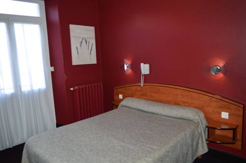 Imagen de la habitación del Hotel De La Paix, Oloron Sainte Marie. Foto 5