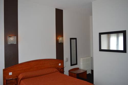 Imagen de la habitación del Hotel De La Paix, Oloron Sainte Marie. Foto 6