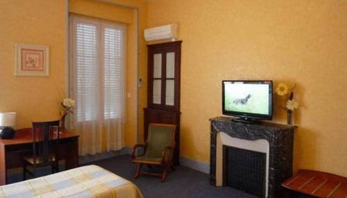 Imagen de la habitación del Hotel De La Paix, Oloron Sainte Marie. Foto 9