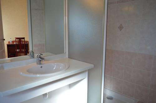 Imagen de la habitación del Hotel De La Paix, Oloron Sainte Marie. Foto 16