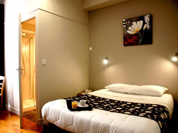 Imagen de la habitación del Hotel De La Place, Aunay-sur-Odon. Foto 4