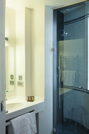 Imagen de la habitación del Hotel De La Place Du Louvre. Foto 11