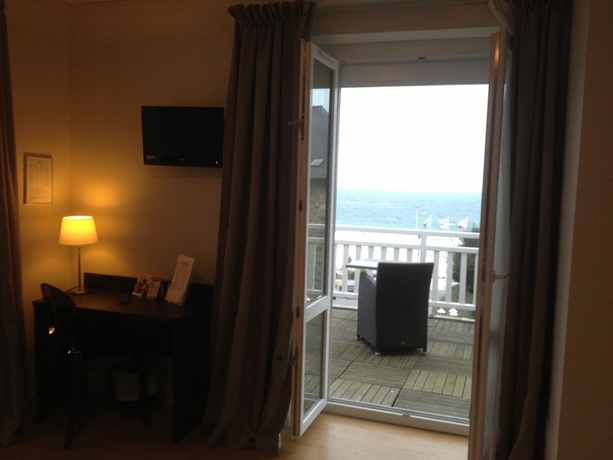 Imagen de la habitación del Hotel De La Plage, DINARD. Foto 12