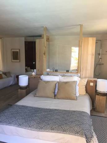 Imagen de la habitación del Hotel De La Plage Mahogany. Foto 8