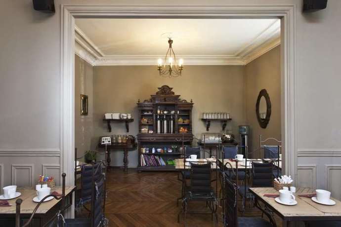 Imagen del bar/restaurante del Hotel De La Porte Dorée. Foto 4