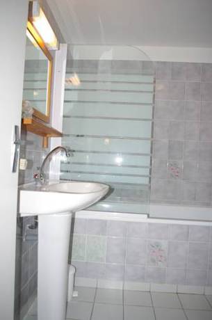 Imagen de la habitación del Hotel De La Porte Saint-malo. Foto 5