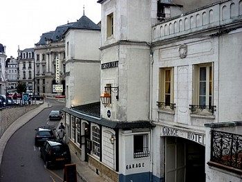 Imagen de la habitación del Hotel De La Poste, AUXERRE. Foto 4