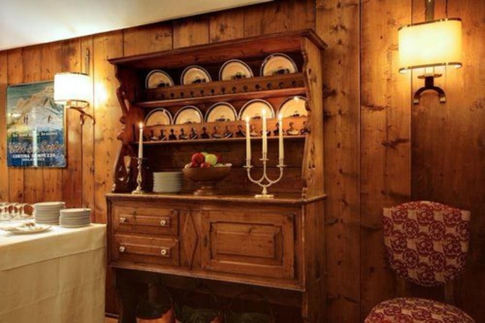 Imagen del bar/restaurante del Hotel De La Poste, Cortina d'Ampezzo . Foto 2