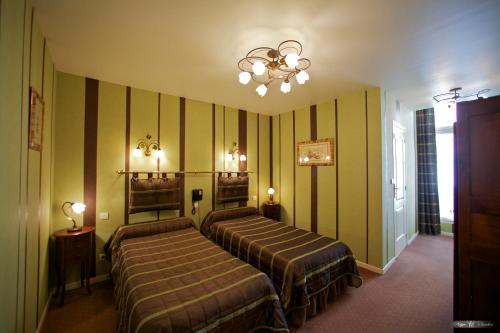 Imagen de la habitación del Hotel De La Poste, Langres. Foto 8