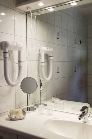 Imagen de la habitación del Hotel De La Poste - Logis De France. Foto 10