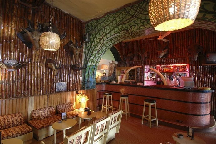 Imagen del bar/restaurante del Hotel De La Poste, Saint Louis. Foto 4