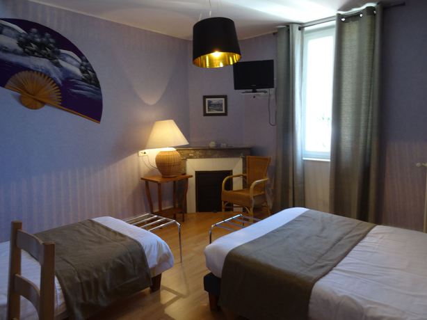Imagen de la habitación del Hotel De La Poste, Saint-Just-en-Chevalet. Foto 3