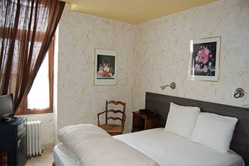 Imagen de la habitación del Hotel De La Poste, Saulieu. Foto 6