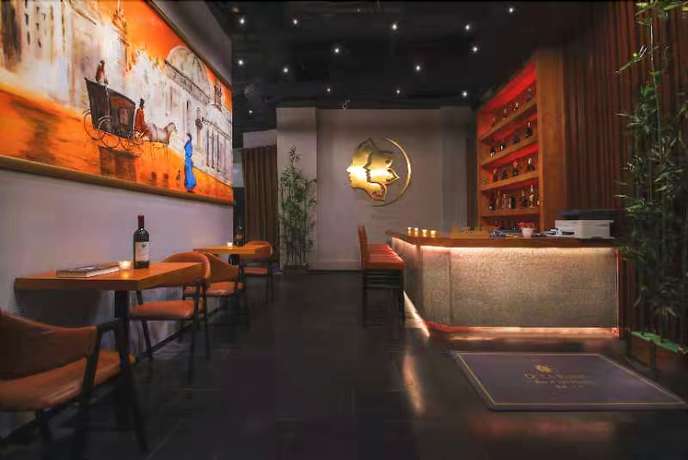 Imagen del bar/restaurante del Hotel De La Reine Bar and Spa Guangzhou. Foto 3
