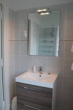 Imagen de la habitación del Hotel De La Rhune. Foto 13