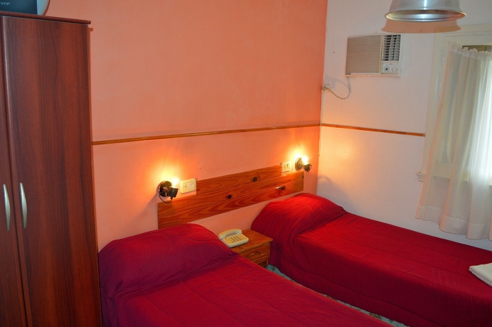 Imagen de la habitación del Hotel De La Rue. Foto 6