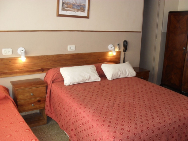 Imagen de la habitación del Hotel De La Rue. Foto 9