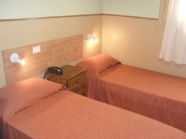Imagen de la habitación del Hotel De La Rue. Foto 10