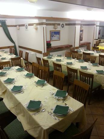 Imagen del bar/restaurante del Hotel De La Telecabine. Foto 3