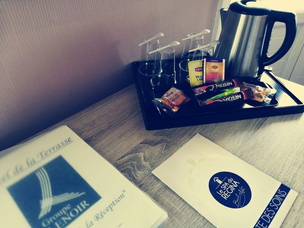 Imagen de la habitación del Hotel De La Terrasse. Foto 2