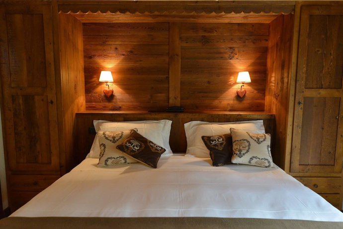 Imagen de la habitación del Hotel De La Tor. Foto 7