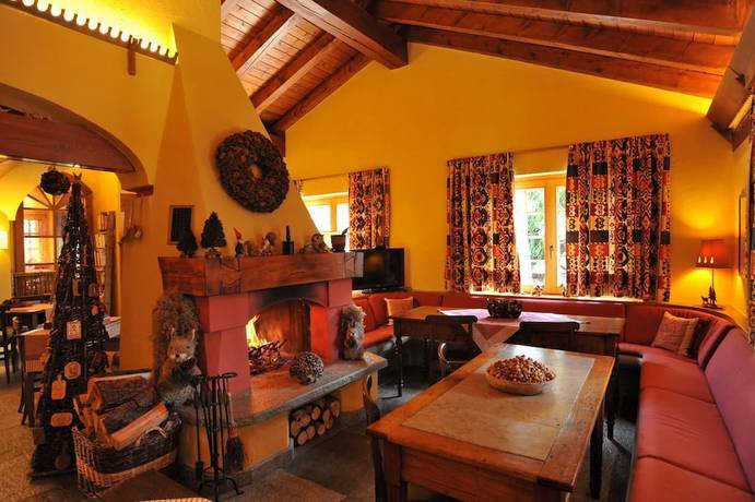 Imagen de los interiores del Hotel De La Tor. Foto 12