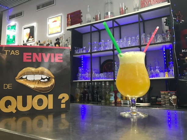 Imagen del bar/restaurante del Hotel De La Tour, Dampierre-sur-Salon. Foto 6