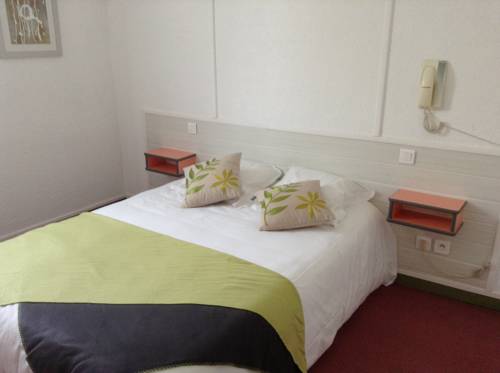 Imagen de la habitación del Hotel De La Tour, Le Chambon-Feugerolles. Foto 3