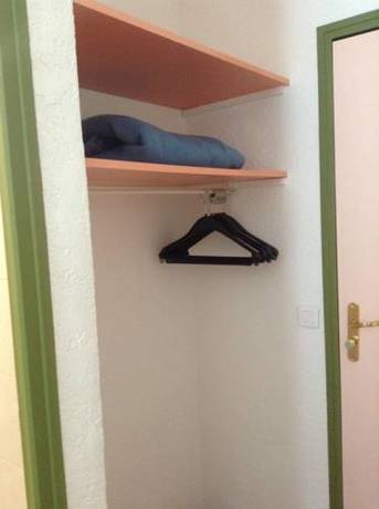 Imagen de la habitación del Hotel De La Tour, Le Chambon-Feugerolles. Foto 6