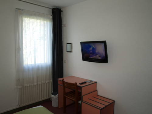 Imagen de la habitación del Hotel De La Tour, Le Chambon-Feugerolles. Foto 9