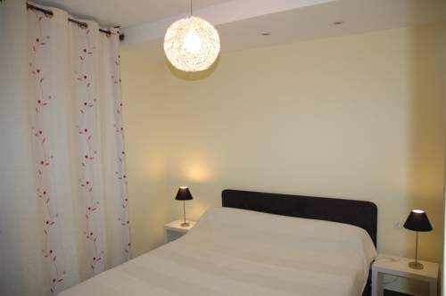 Imagen de la habitación del Hotel De La Tour, SAINT ETIENNE. Foto 6