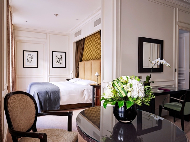 Imagen de la habitación del Hotel De La Trémoille. Foto 7