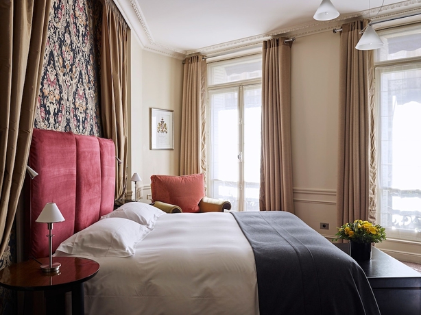 Imagen de la habitación del Hotel De La Trémoille. Foto 10