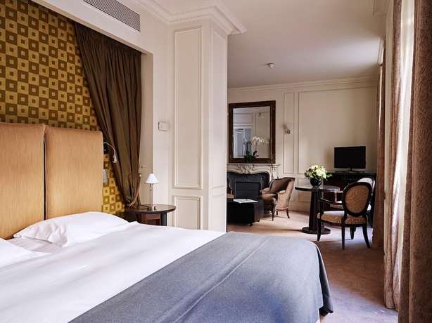 Imagen de la habitación del Hotel De La Trémoille. Foto 13