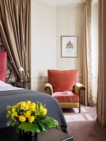 Imagen de la habitación del Hotel De La Trémoille. Foto 17