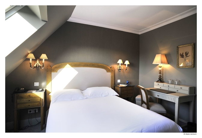 Imagen de la habitación del Hotel De La Treille. Foto 1
