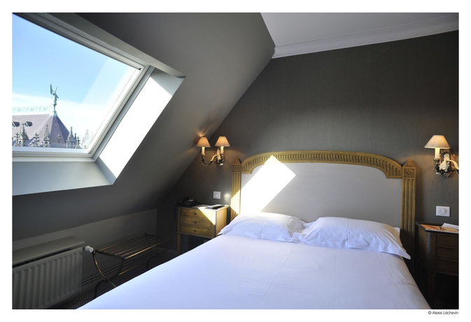 Imagen de la habitación del Hotel De La Treille. Foto 4