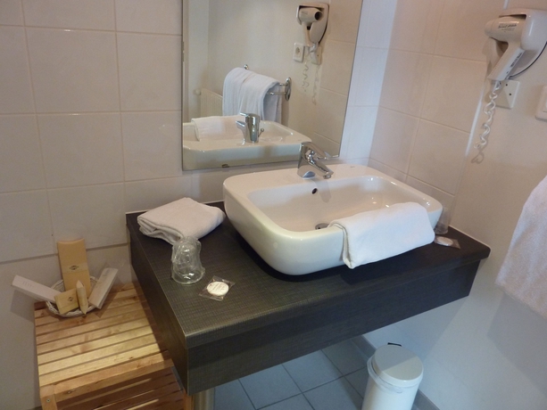 Imagen de la habitación del Hotel De La Vallée. Foto 4